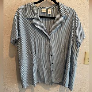 Covington Woman Short Sleeve Button Down